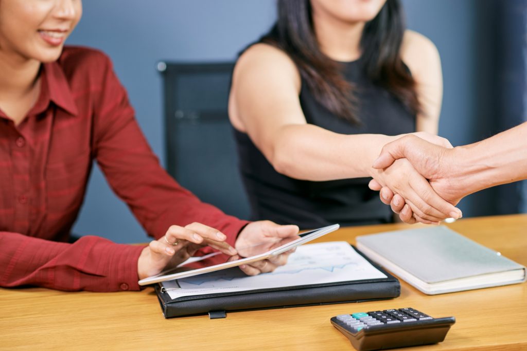business people making deal2